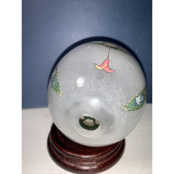 Vintage Chinese Reverse Hand Painted Frosted Glass Egg w Flower Garland Design - Picture 2 of 10